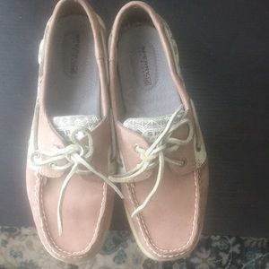 Comfy ladies shoe
